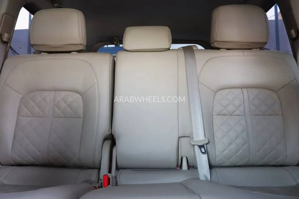 Toyota Land Cruiser 2015 for Sale in Sharjah Image-9