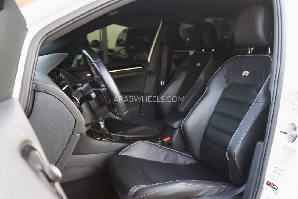 Volkswagen Golf 2019 for Sale in Sharjah Image-5