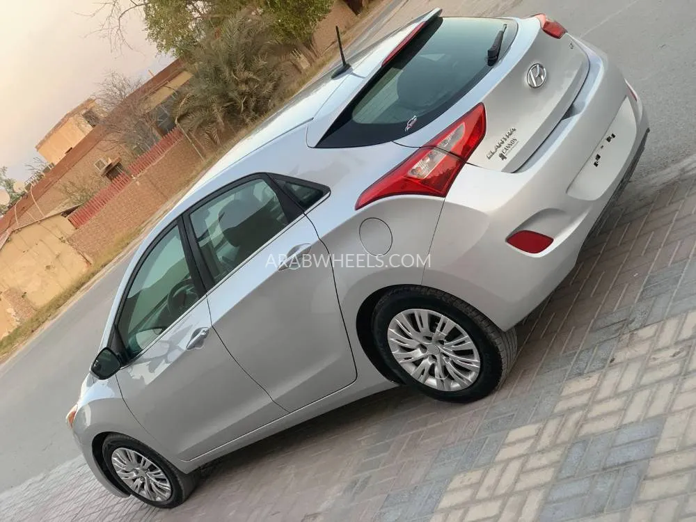 هيونداي إلنترا 2016 for Sale in رأس الخيمة Image-9