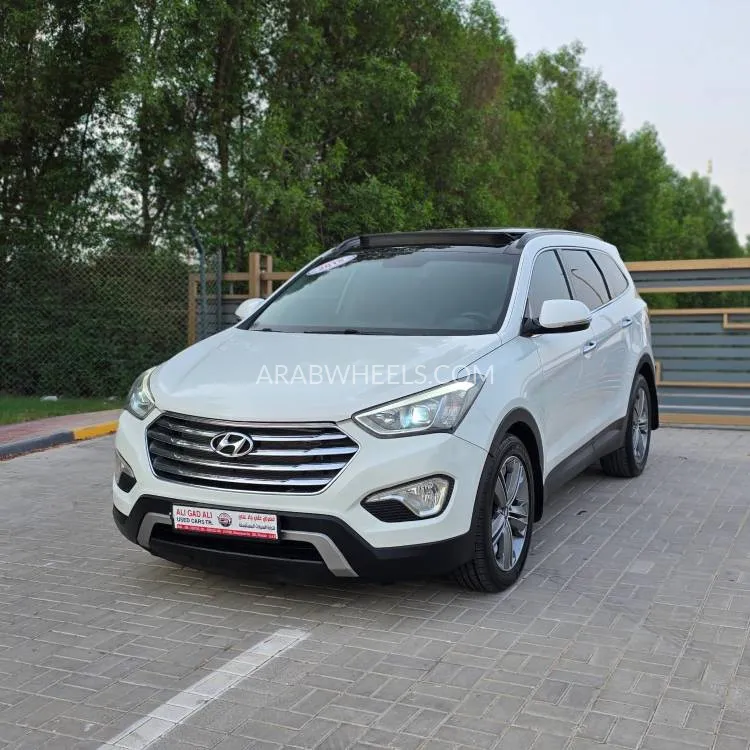 Hyundai Santa Fe 2015 for Sale in Sharjah Image-3