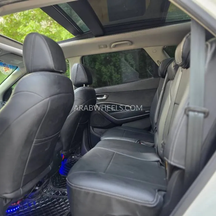 Hyundai Santa Fe 2015 for Sale in Sharjah Image-13