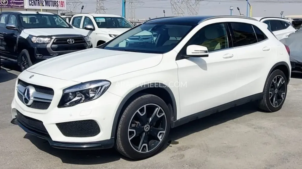 Mercedes Benz GLA 2019 for Sale in Dubai Image-4