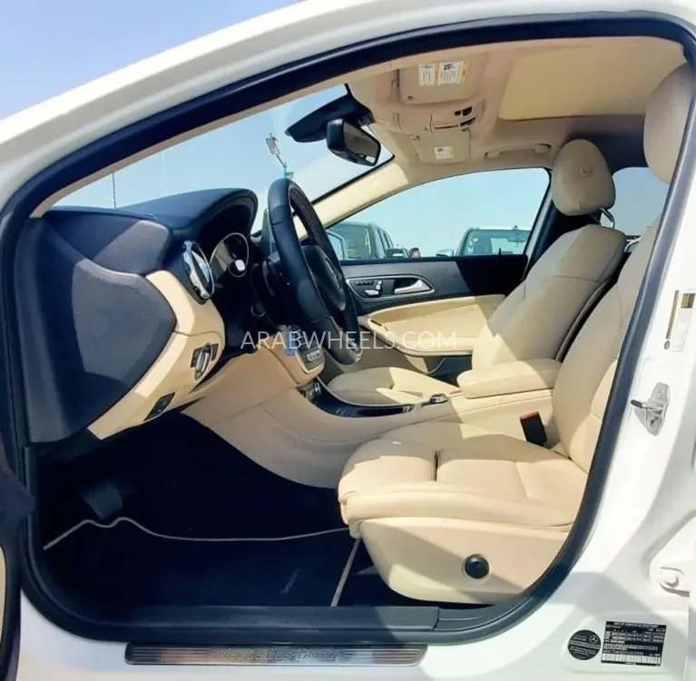 Mercedes Benz GLA 2019 for Sale in Dubai Image-8