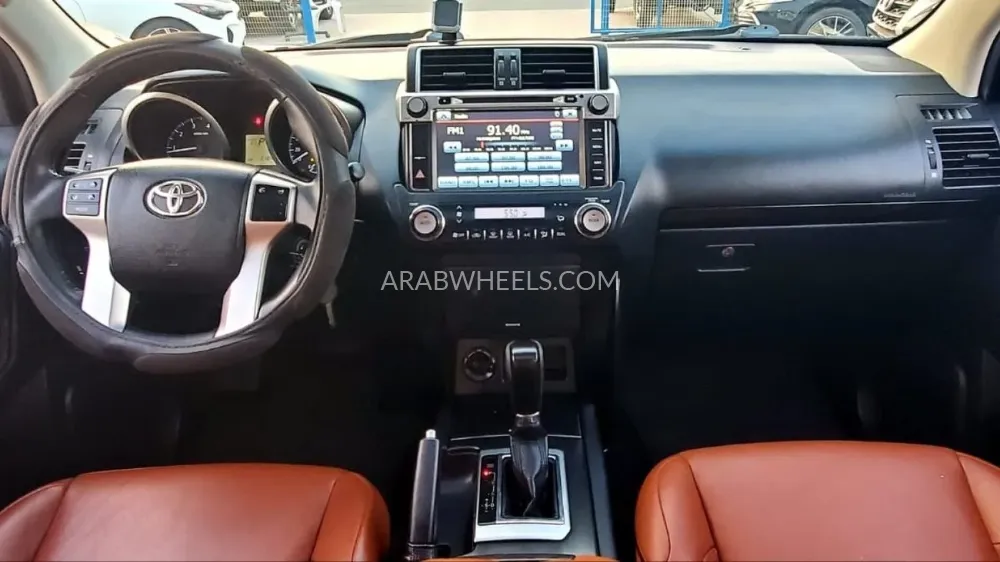Toyota Land Cruiser Prado 2017 for Sale in Dubai Image-9