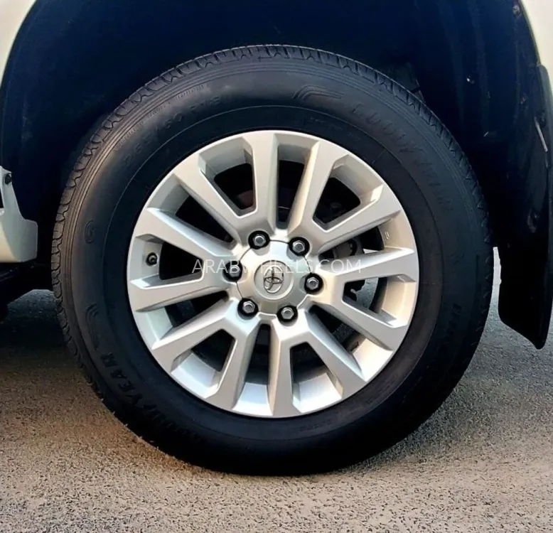 Toyota Land Cruiser Prado 2017 for Sale in Dubai Image-22