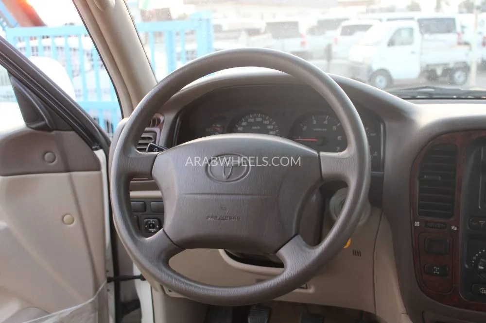 Toyota Land Cruiser 2000 for Sale in Dubai Image-7