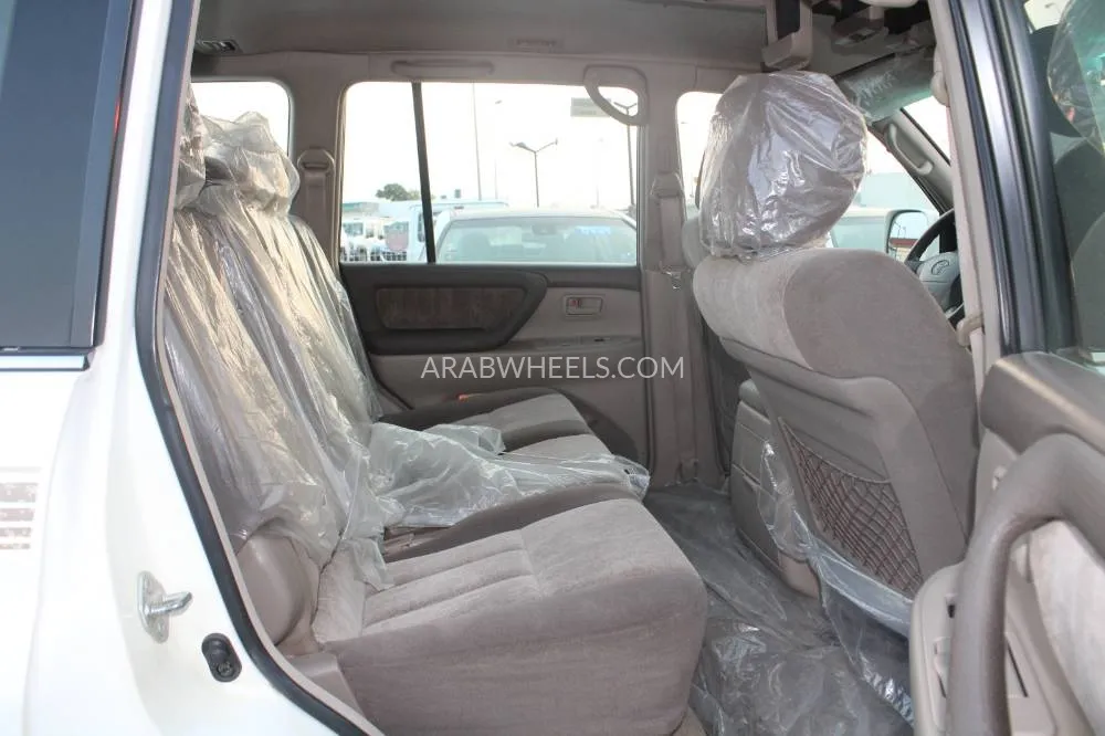 Toyota Land Cruiser 2000 for Sale in Dubai Image-15