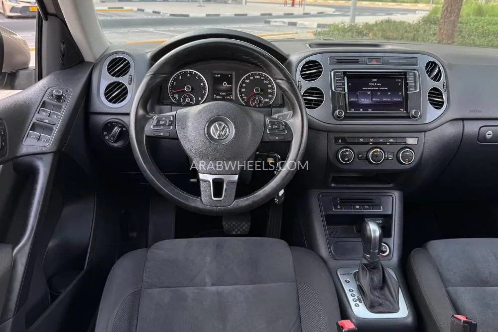 Volkswagen Touareg 2016 for Sale in Dubai Image-7