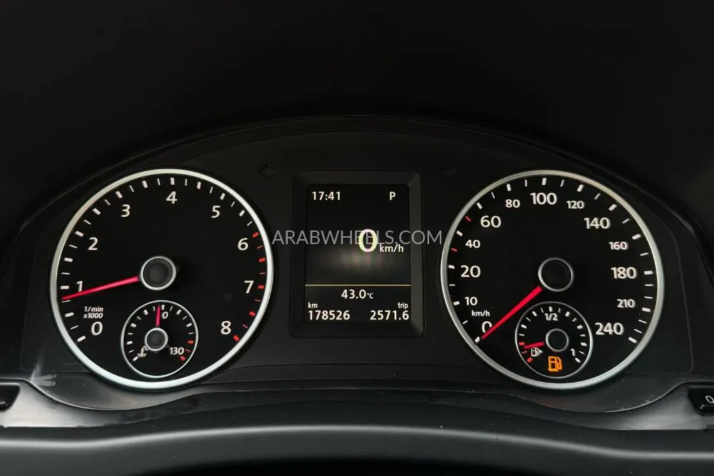 Volkswagen Touareg 2016 for Sale in Dubai Image-8