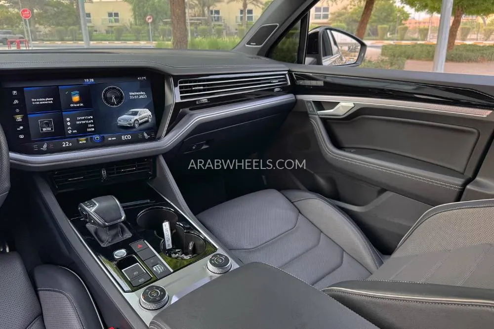 Volkswagen Touareg 2023 for Sale in Dubai Image-12
