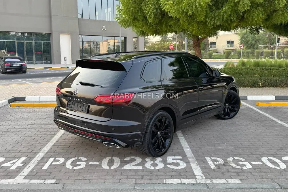 Volkswagen Touareg 2023 for Sale in Dubai Image-16
