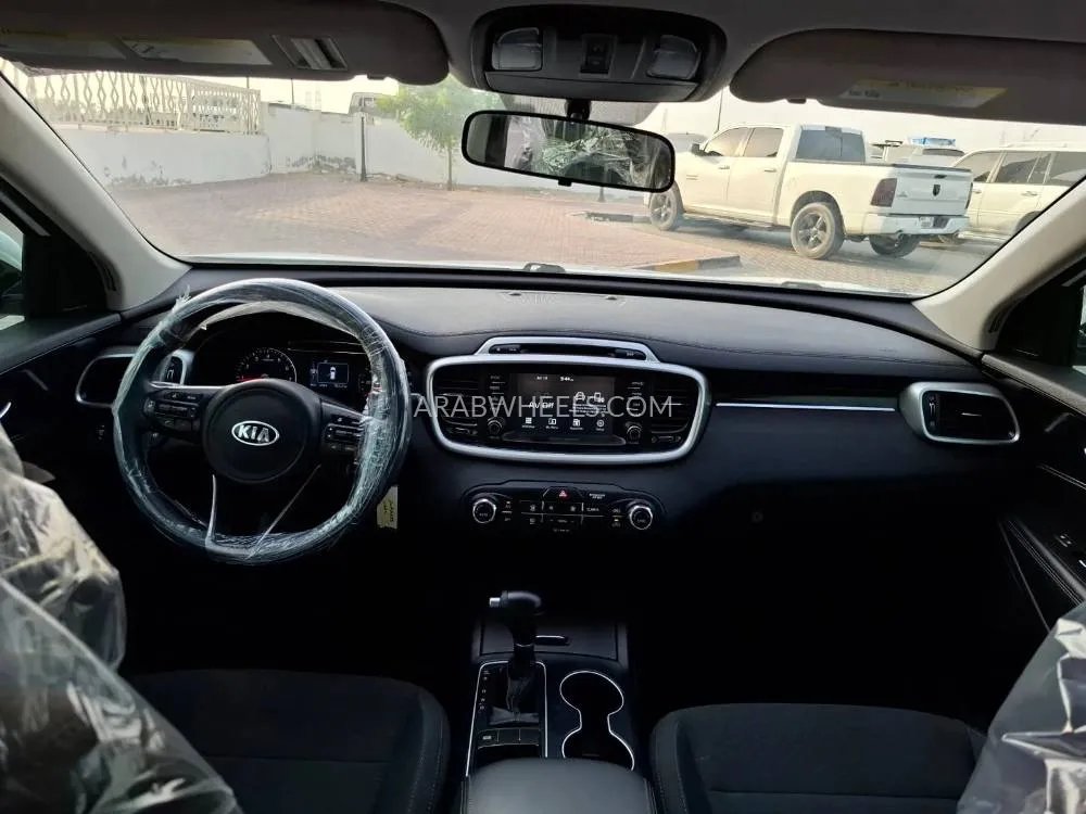 Kia Sorento 2018 for Sale in Ajman Image-11