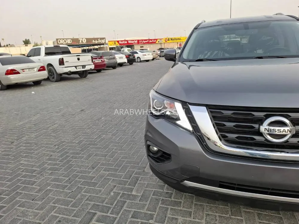 Nissan Pathfinder 2020 for Sale in Ajman Image-3