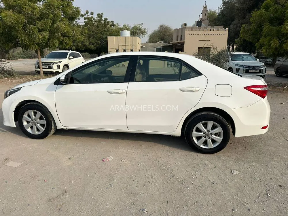 Toyota Corolla 2014 for Sale in Ras Al Khaimah Image-5