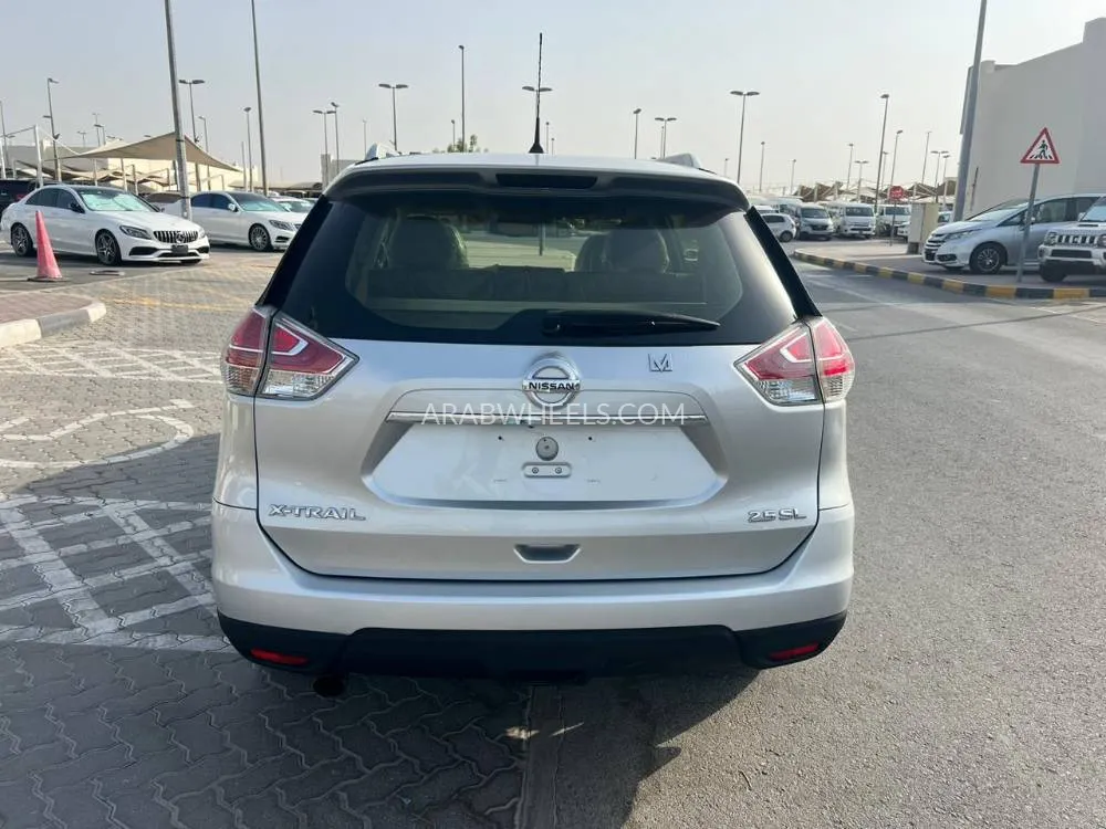 نيسان إكس تريل 2015 for Sale in الشارقة Image-13