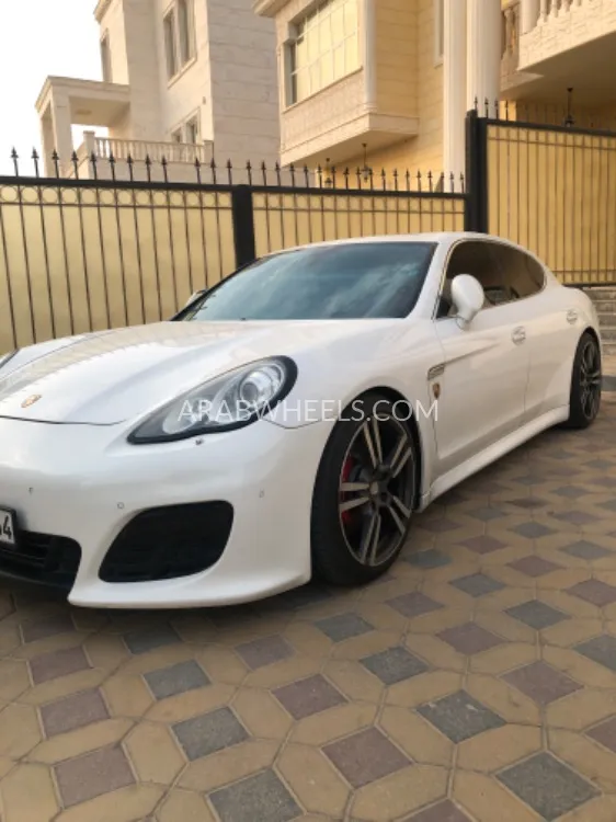 بورشه باناميرا 2010 for Sale in العين Image-2