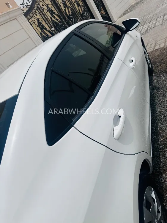 Toyota Yaris 2019 for Sale in Abu Dhabi Image-3