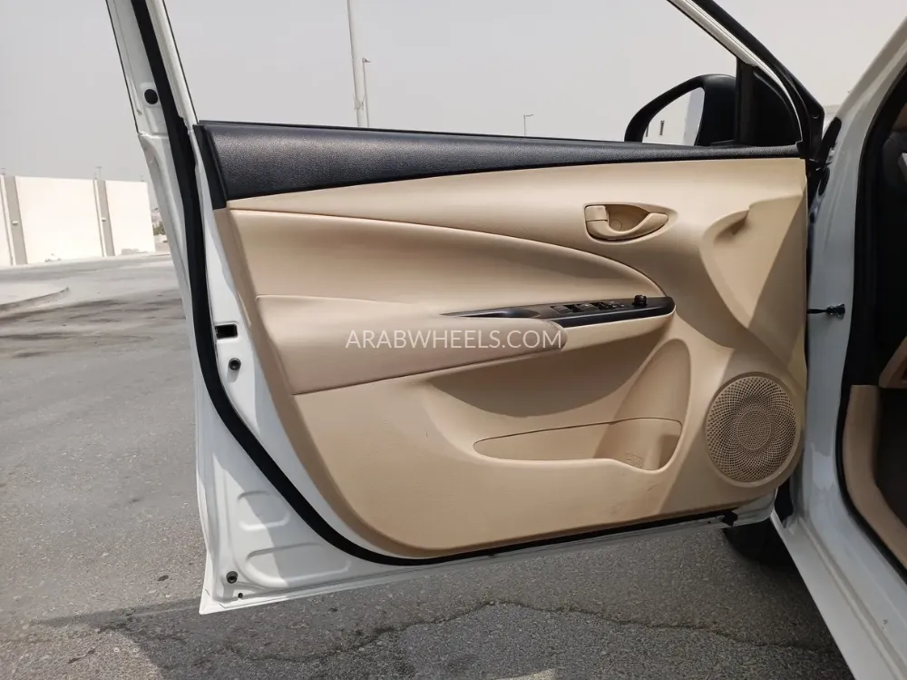 Toyota Yaris 2019 for Sale in Abu Dhabi Image-4