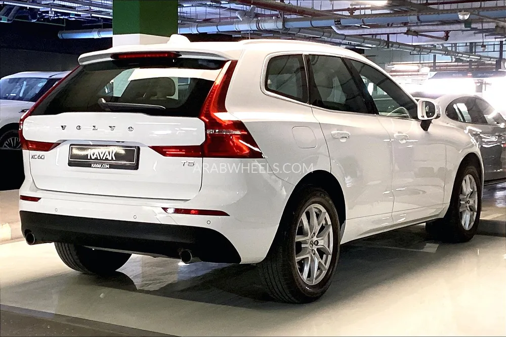 Volvo XC60 2020 for Sale in Sharjah Image-4