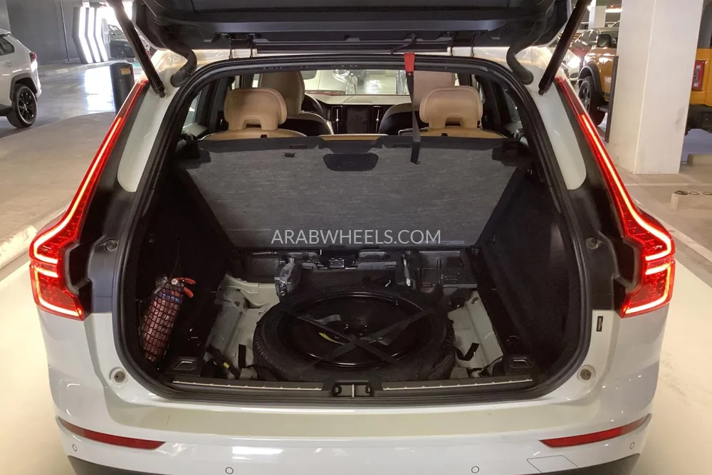 Volvo XC60 2020 for Sale in Sharjah Image-13