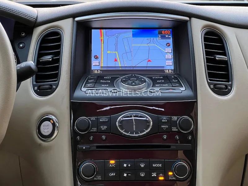 Infiniti QX50 2015 for Sale in Dubai Image-12