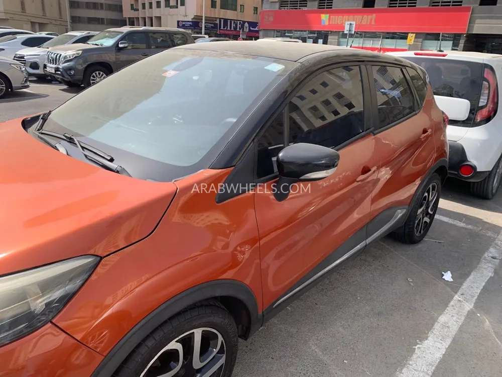 Renault Captur 2016 for Sale in Sharjah Image-4