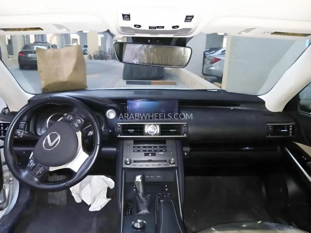 Lexus IS 2020 for Sale in Dubai Image-4