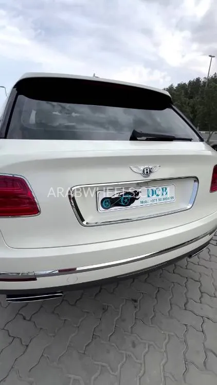بينتلي بينتايجا 2018 for Sale in الشارقة Image-6