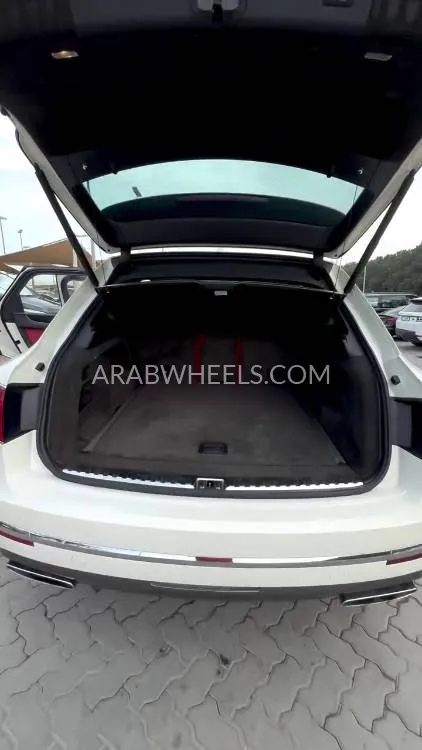 بينتلي بينتايجا 2018 for Sale in الشارقة Image-30