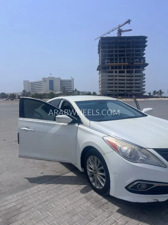 Hyundai Azera 2015 for Sale in Ajman Image-11