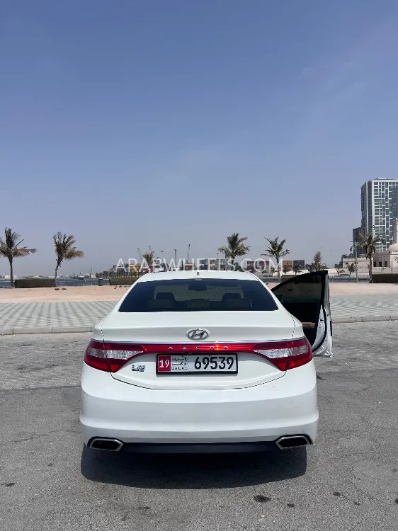Hyundai Azera 2015 for Sale in Ajman Image-2