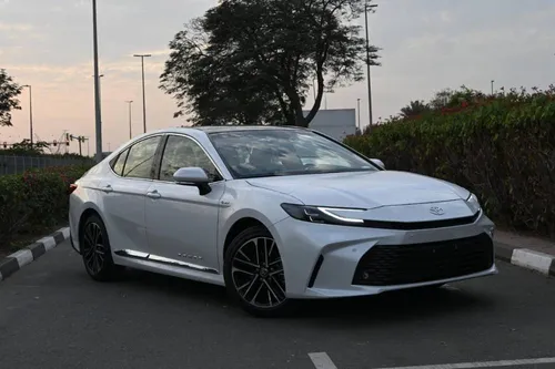 Toyota Camry 2.5L Hybrid LE 2025