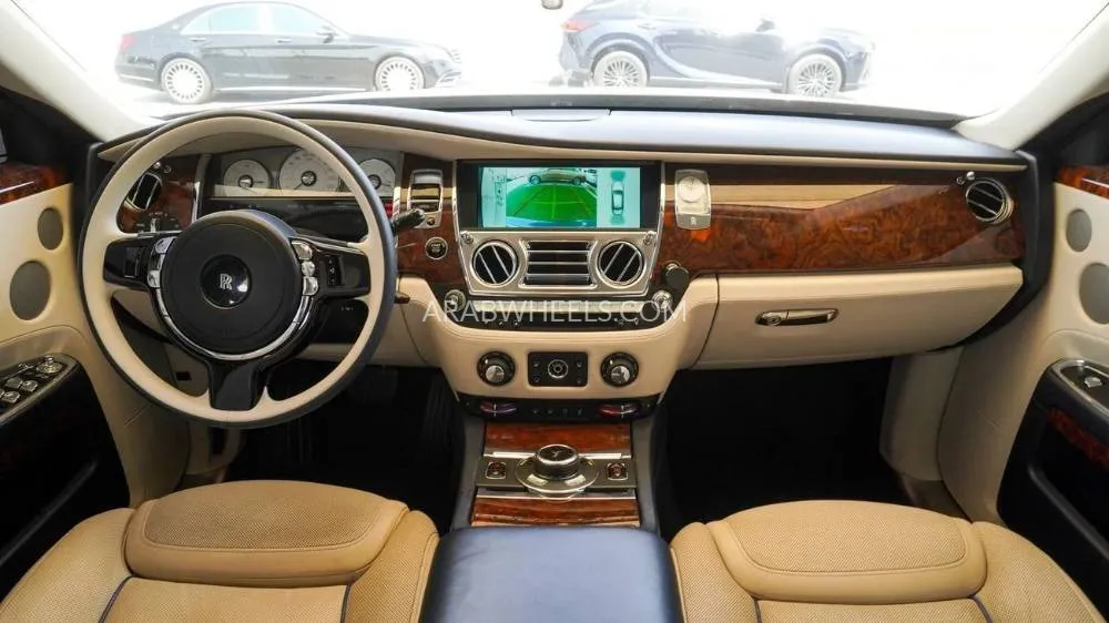 Rolls Royce Ghost 2016 for Sale in Sharjah Image-10