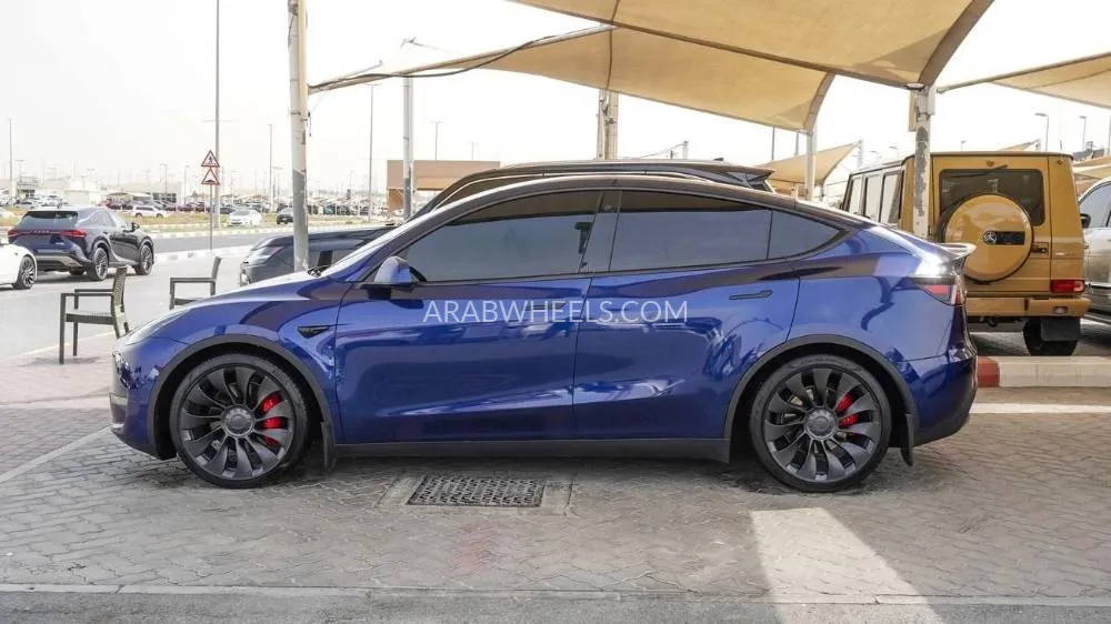 Tesla Model Y 2023 for Sale in Sharjah Image-4