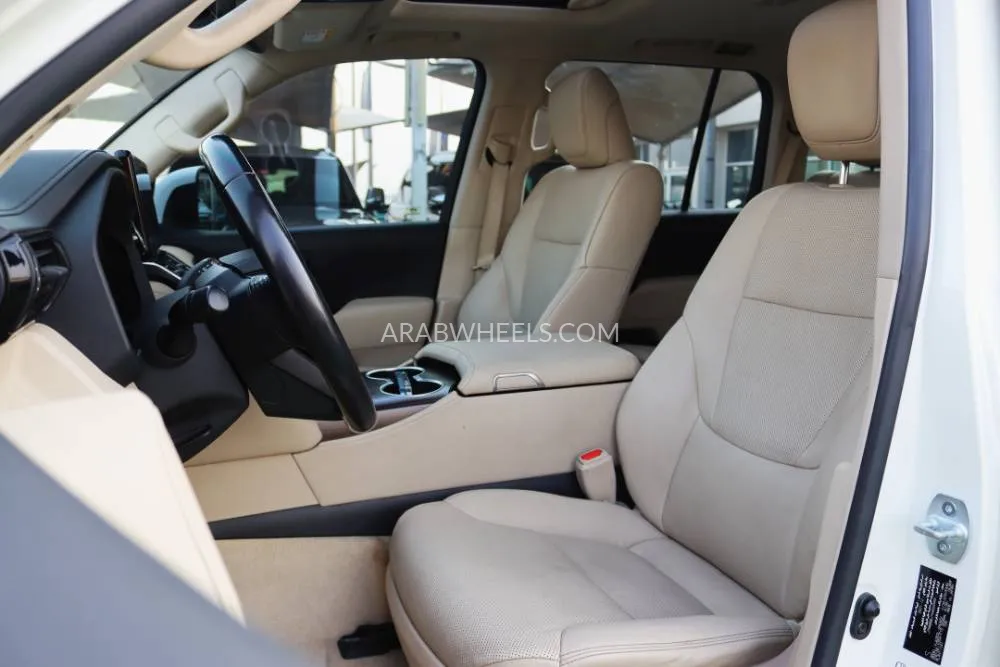 Toyota Land Cruiser 2022 for Sale in Sharjah Image-5
