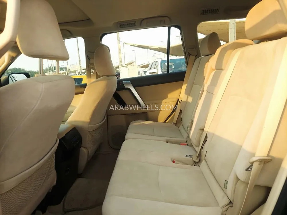 Toyota Land Cruiser Prado 2019 for Sale in Sharjah Image-10