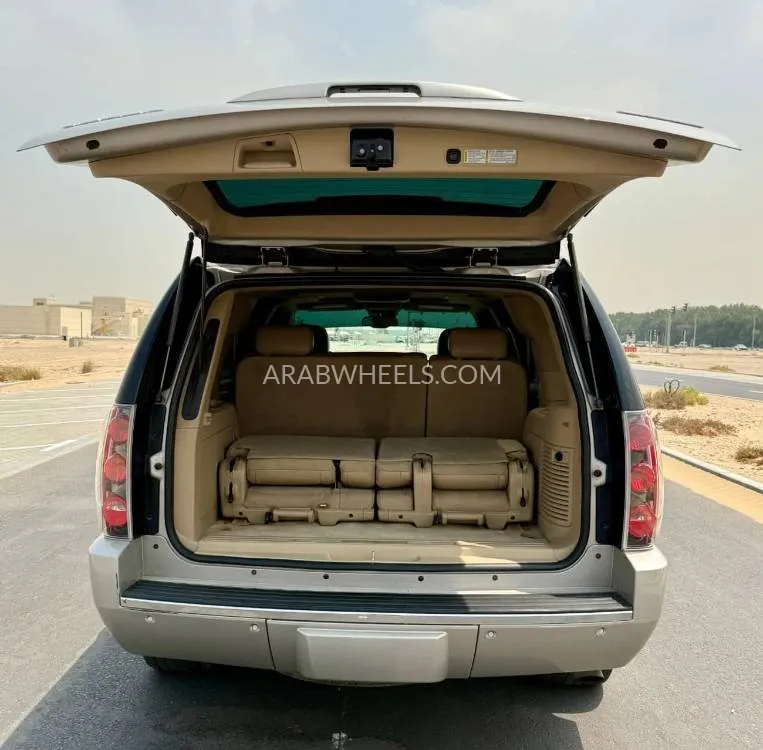 GMC Yukon 2008 for Sale in Ajman Image-11