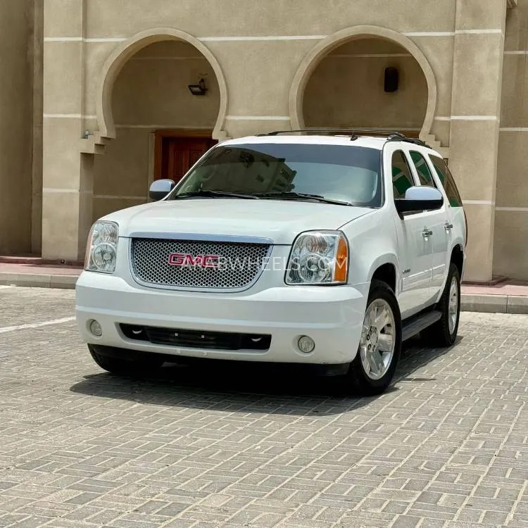 GMC Yukon 2013 for Sale in Ajman Image-3