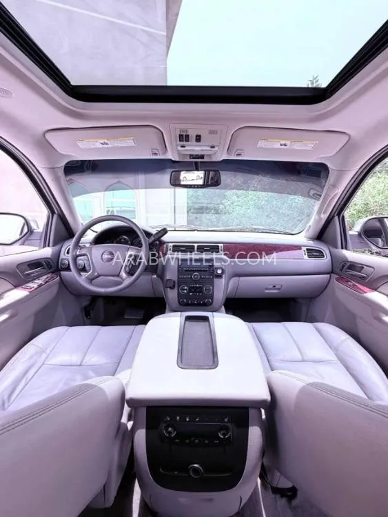 GMC Yukon 2013 for Sale in Ajman Image-6