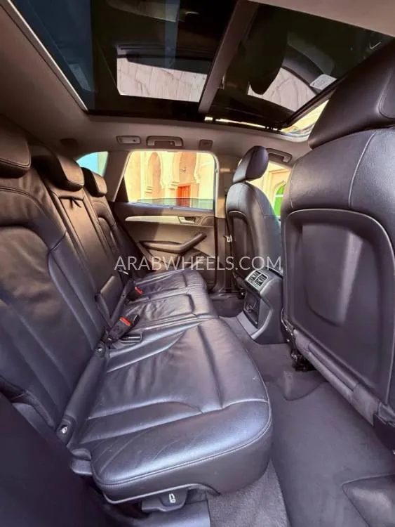 Audi Q5 2012 for Sale in Ajman Image-7