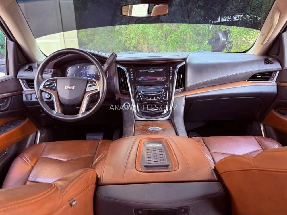 Cadillac Escalade 2016 for Sale in Ajman Image-9
