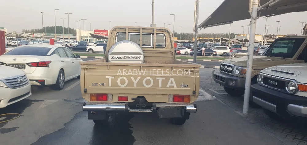 Toyota Land Cruiser 70 Series 2021 for Sale in Sharjah Image-9