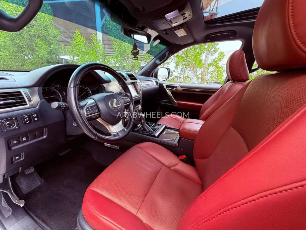 Lexus GX 2021 for Sale in Ajman Image-4