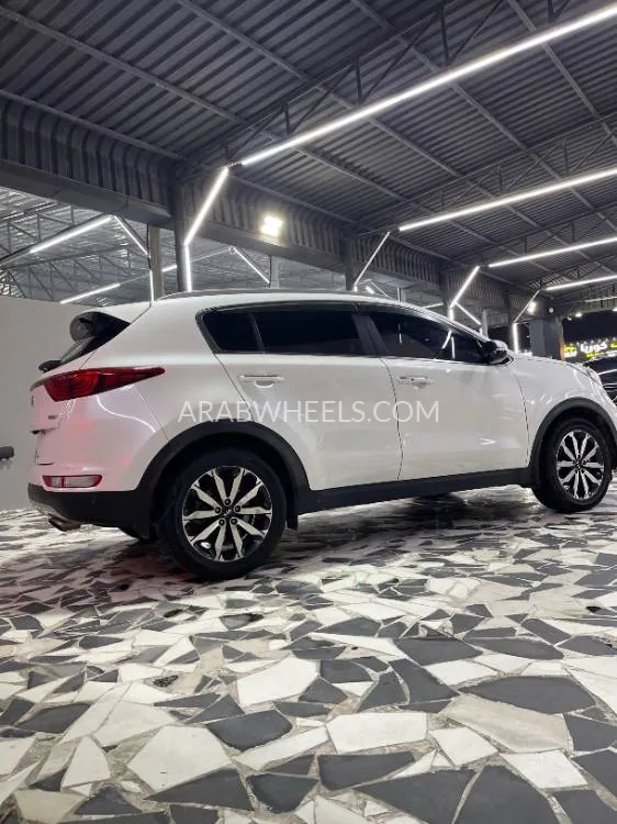 Kia Sportage 2018 for Sale in Ajman Image-16