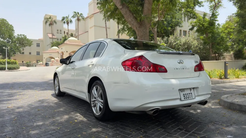 Infiniti G37 2013 for Sale in Dubai Image-4