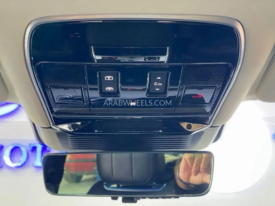 Land Rover Range Rover 2024 for Sale in Dubai Image-7