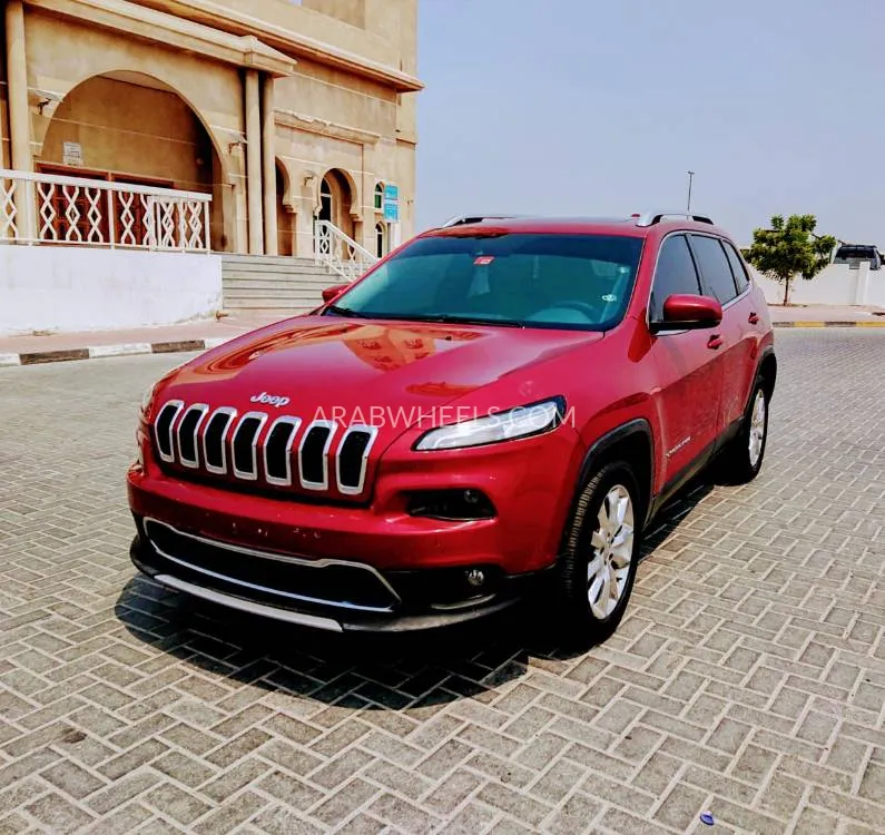 Jeep Cherokee 2014 for Sale in Ajman Image-3