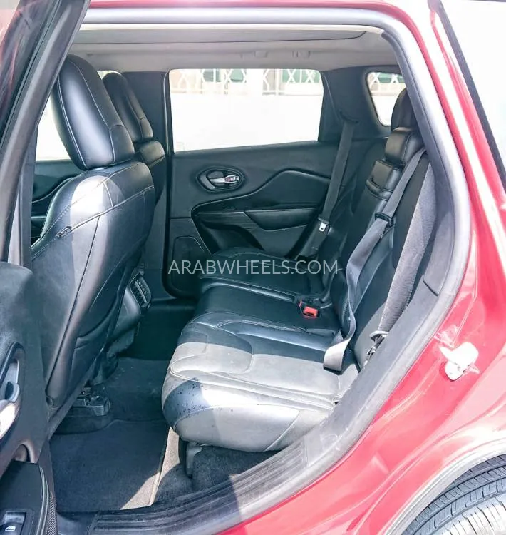 Jeep Cherokee 2014 for Sale in Ajman Image-10