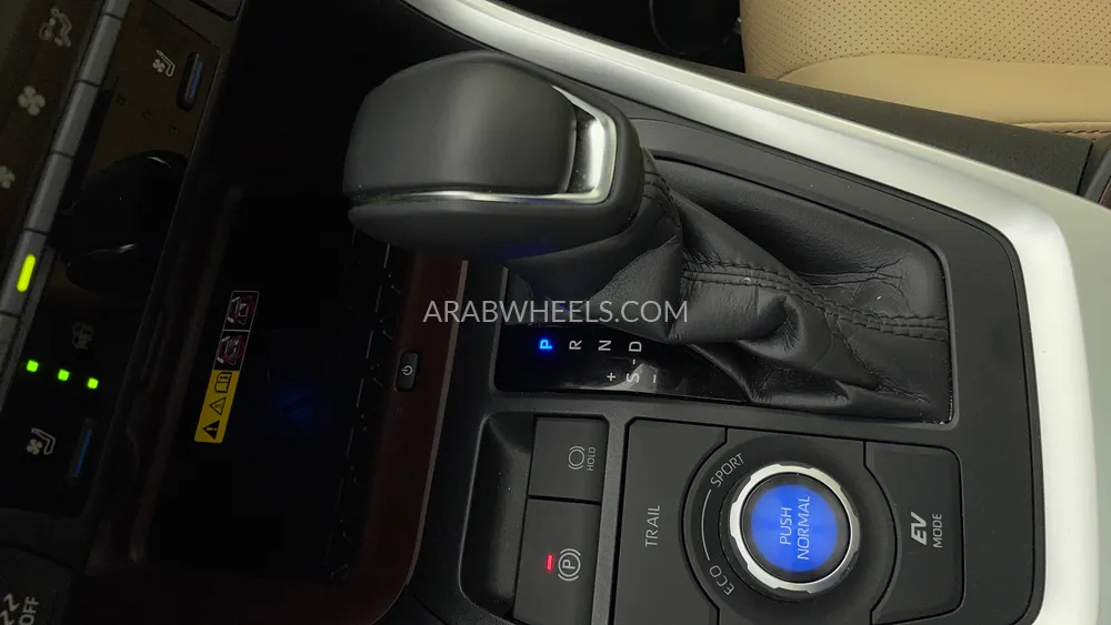 تويوتا راف 4 2024 for Sale in دبي Image-18