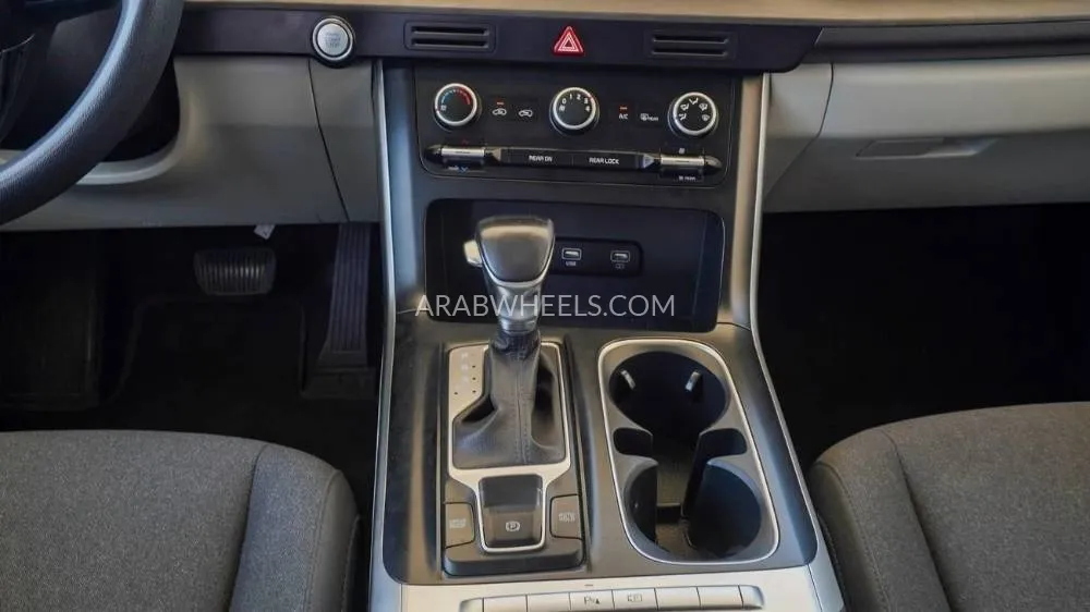 Kia Carnival 2022 for Sale in Sharjah Image-11